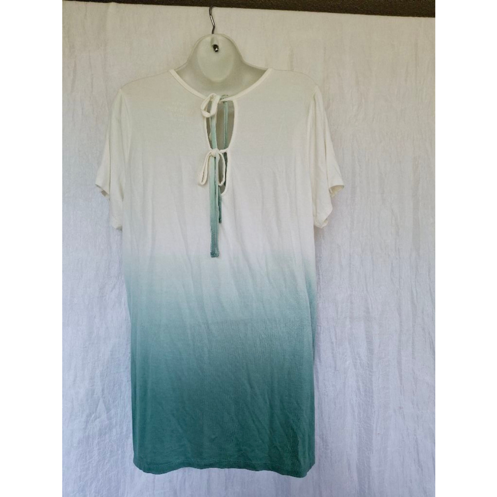 Women's Torrid White & Green Ombre T-Shirt Size 1X super soft - Picture 2 of 3
